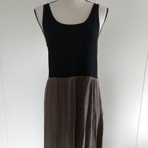 🚚MOVING SALE! Lou & Grey Olive Crinkle Midi Dress